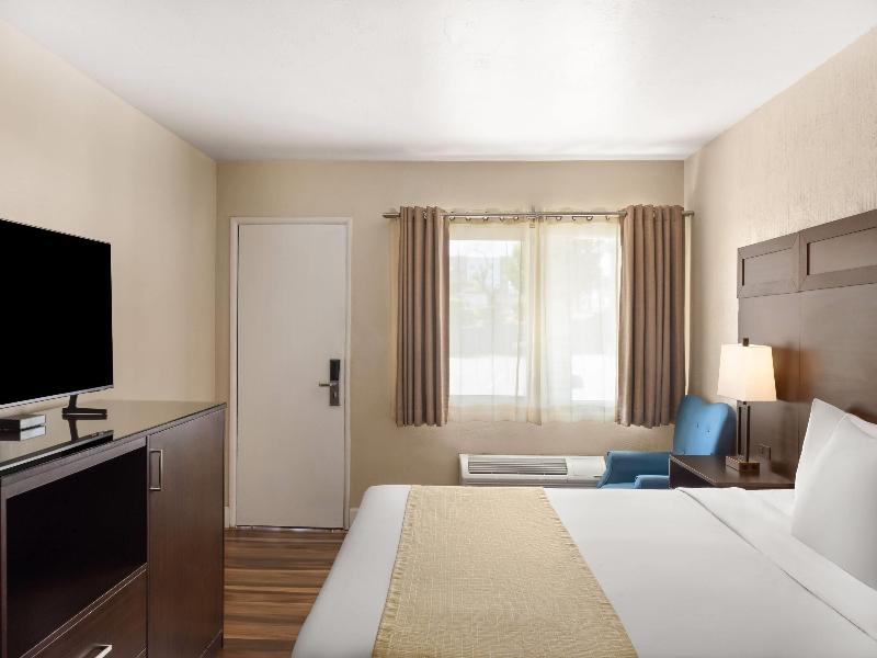 Room QUEEN BED NON SMOKING
