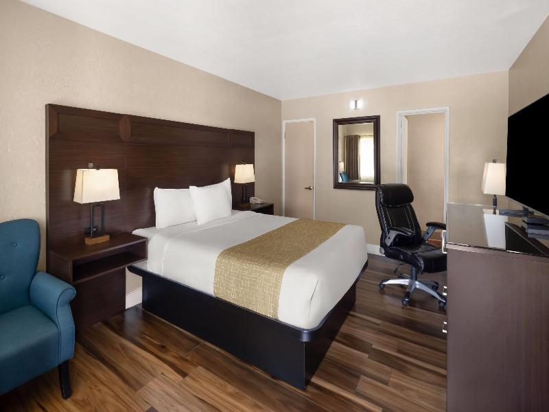 Room QUEEN BED NON SMOKING