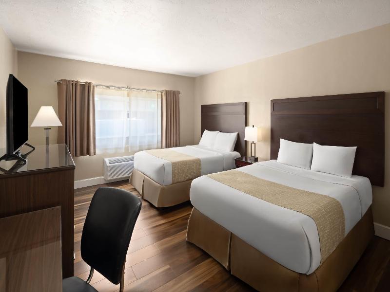 Room TWO DOUBLE BEDS