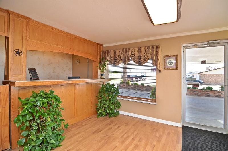 Americas Best Value Inn Stephenville image