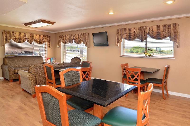 Americas Best Value Inn Stephenville image 1