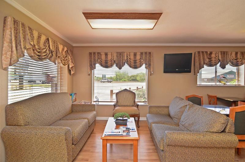 Americas Best Value Inn Stephenville image