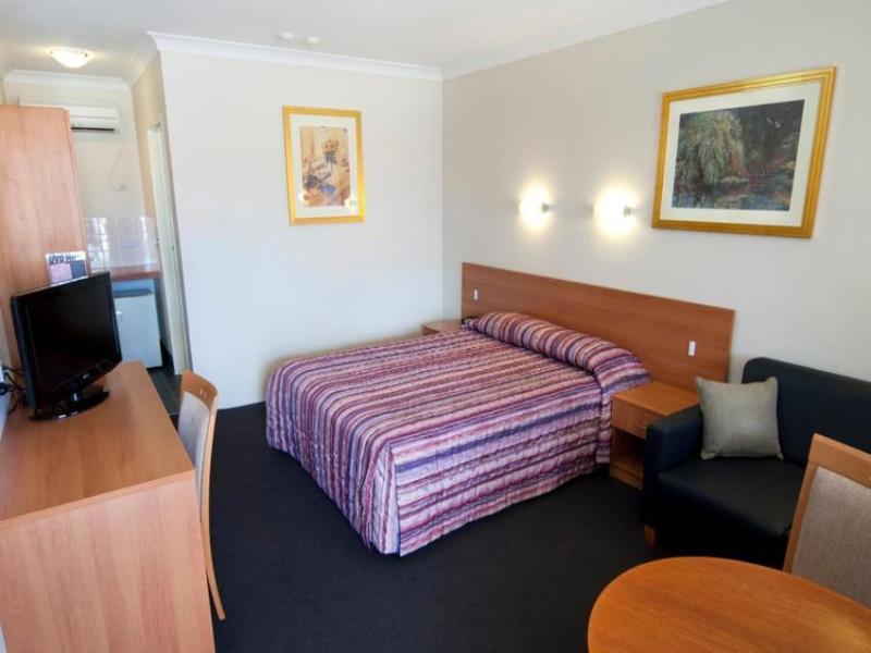 Narellan Motor Inn image