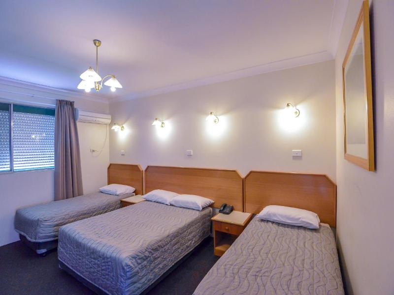Narellan Motor Inn image