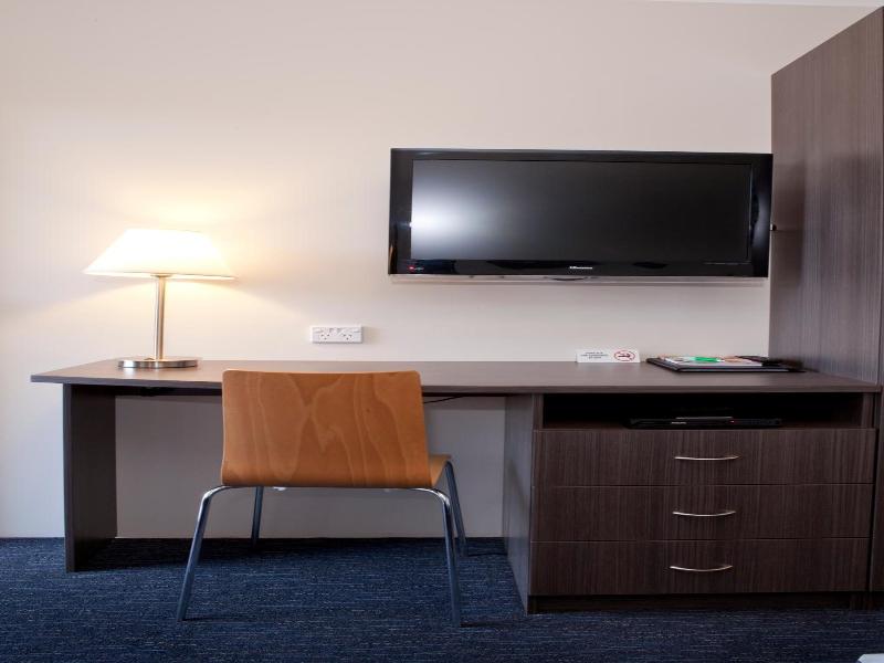 Narellan Motor Inn image
