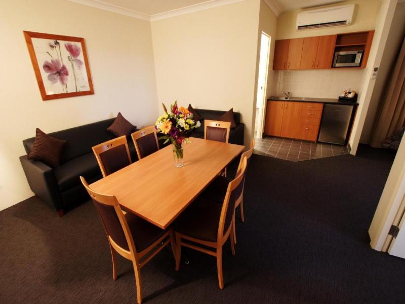 Narellan Motor Inn image