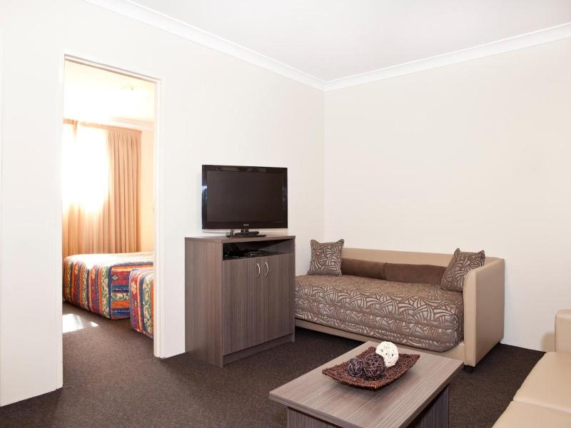 Narellan Motor Inn image