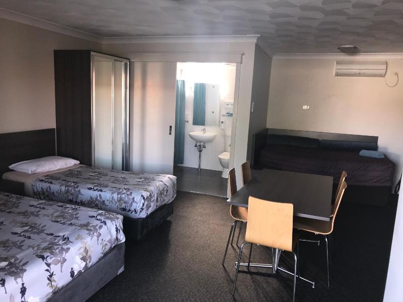 Narellan Motor Inn image