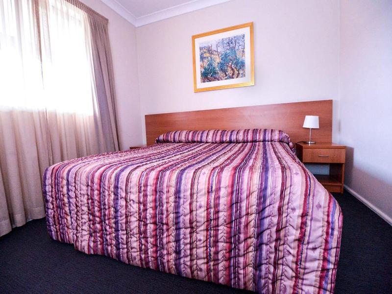 Narellan Motor Inn image