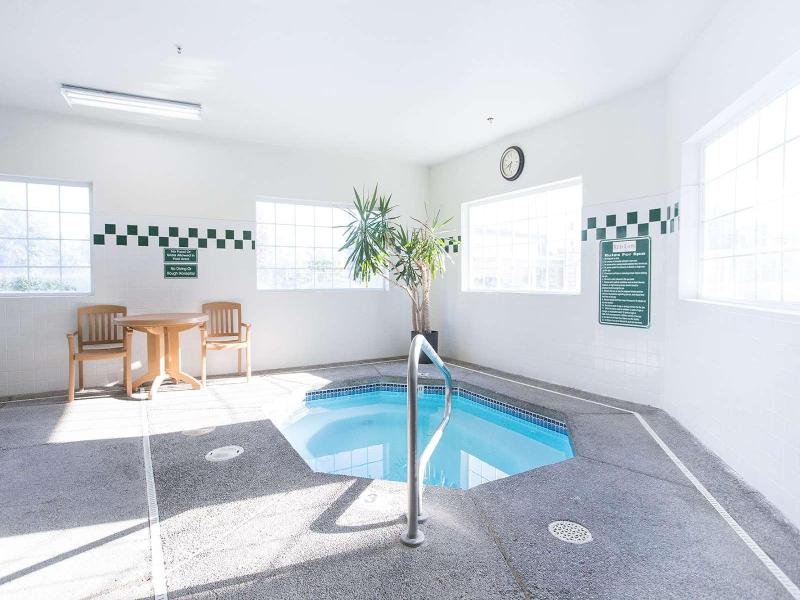 Red Lion Inn & Suites Mcminnville image