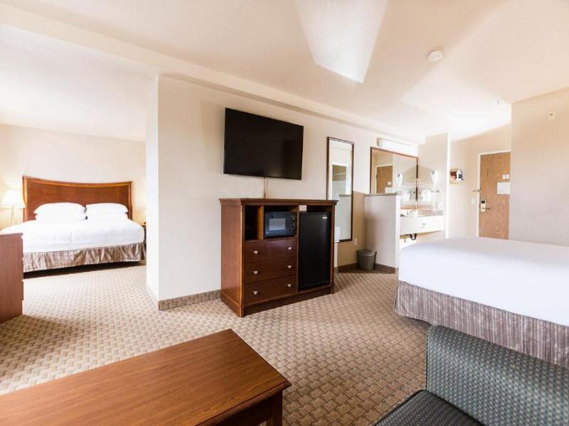 Red Lion Inn & Suites Mcminnville image