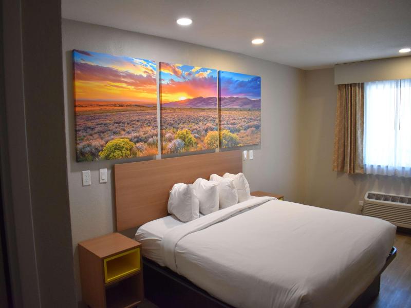Days Inn By Wyndham San Antonio Alamo/Riverwalk image