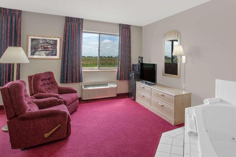 Super 8 by Wyndham Bethany MO image