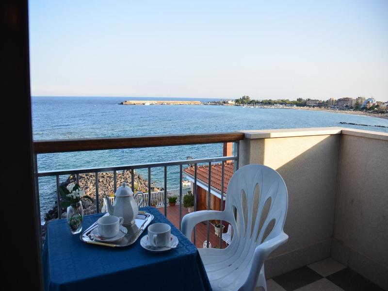 Costa Azzurra image
