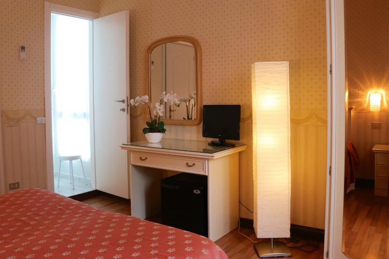 Du Parc image