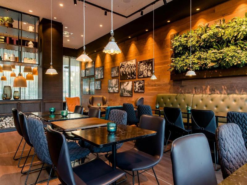 Motel One Salzburg-Süd image