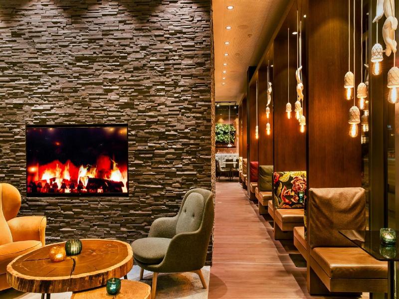 Motel One Salzburg-Süd image