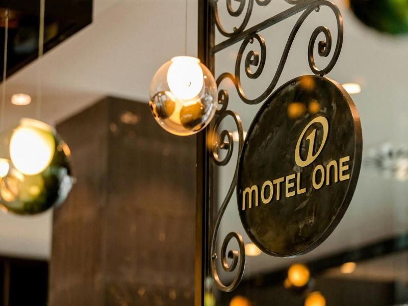 Motel One Salzburg-Süd image