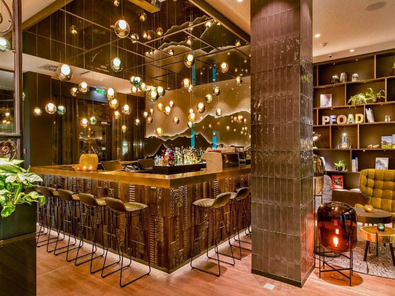 Motel One Salzburg-Süd image