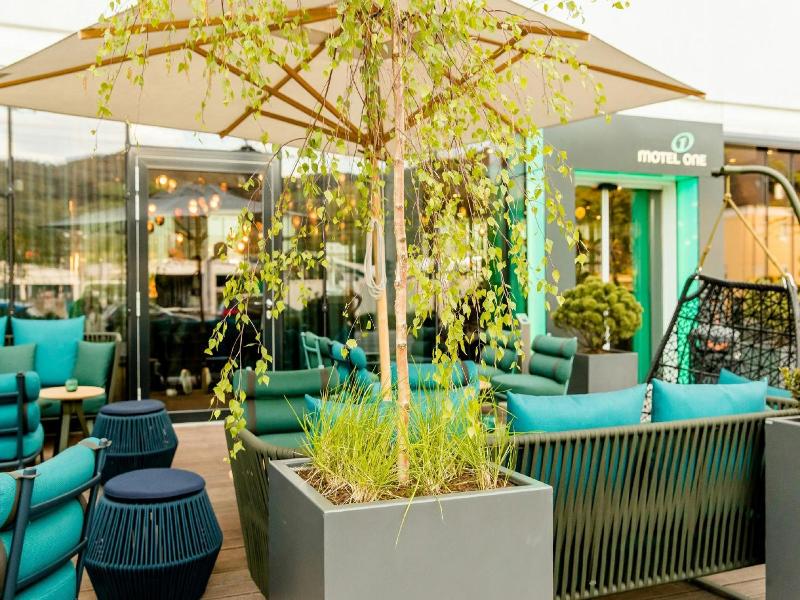 Motel One Salzburg-Süd image