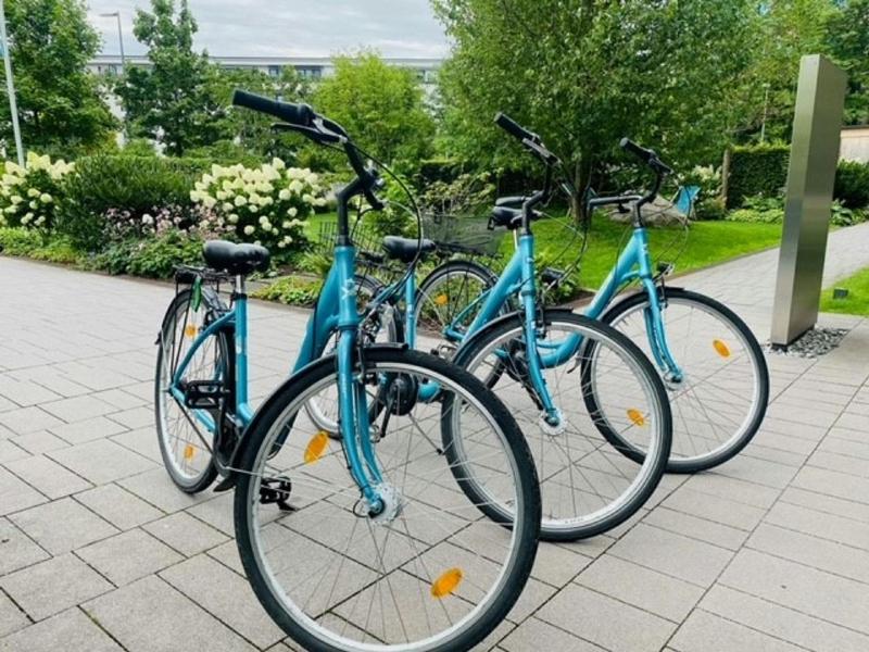 Motel One Salzburg-Süd image