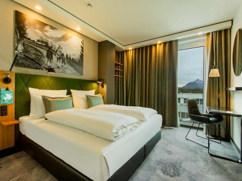 Motel One Salzburg-Süd image