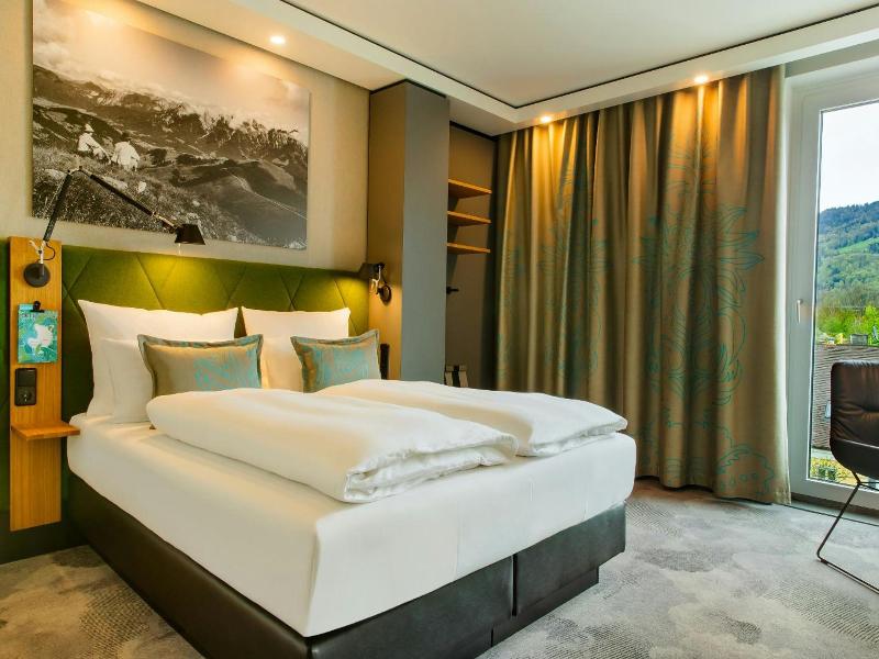 Motel One Salzburg-Süd image