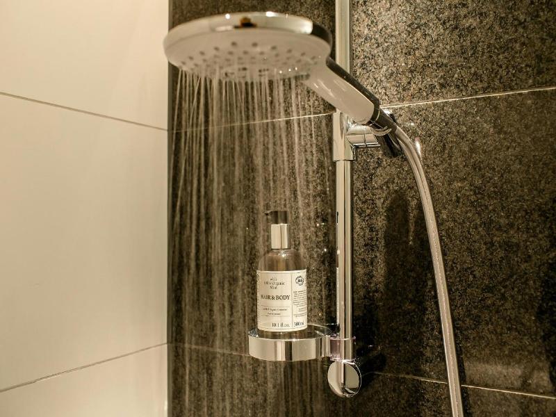 Motel One Salzburg-Süd image