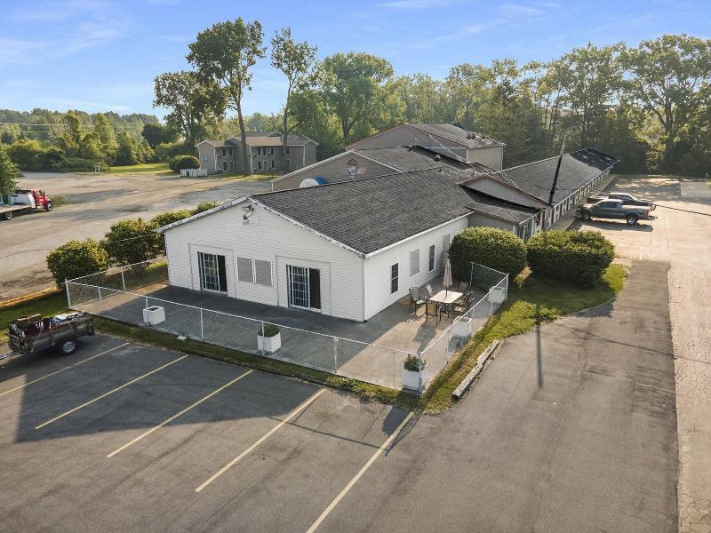 Great Lakes Inn and Suites image