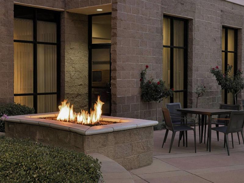 Courtyard Sacramento Midtown image