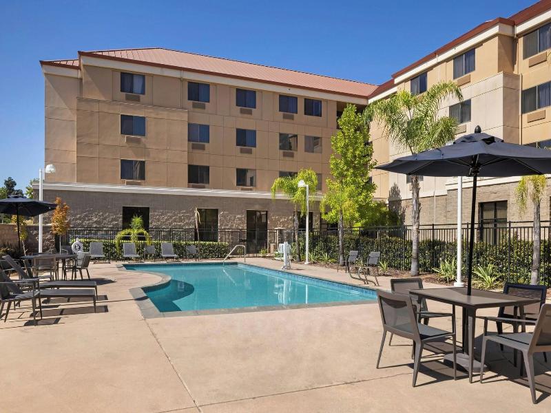 Courtyard Sacramento Midtown image