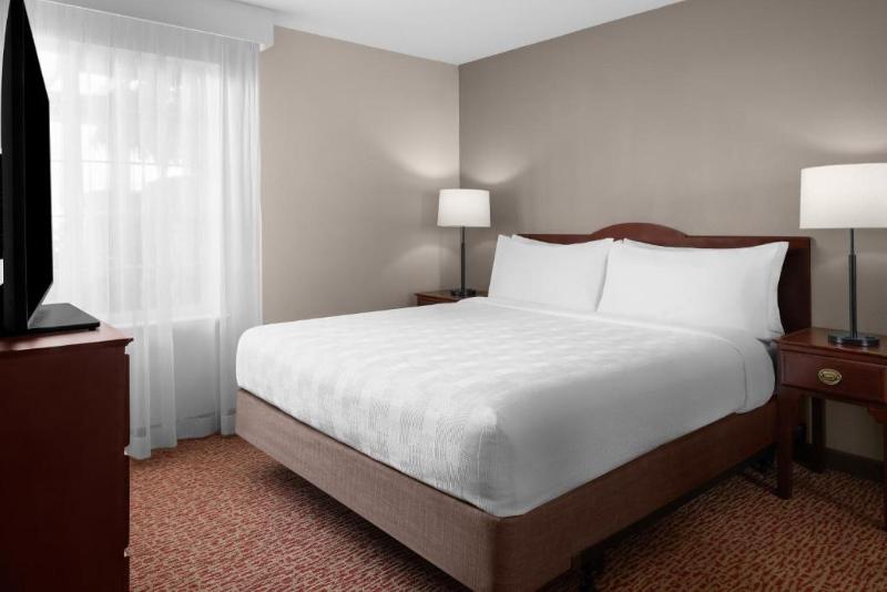 Larkspur Landing Extended Stay Suites Sacramento image