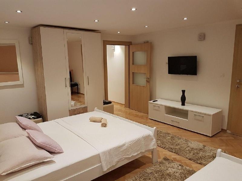 Guest House Vlado image