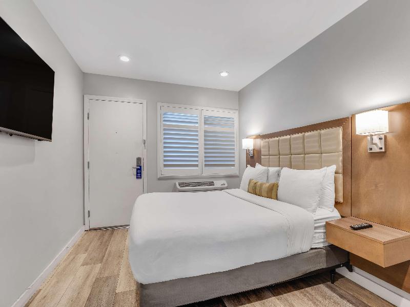 Sather Berkeley SureStay Collection by BW image