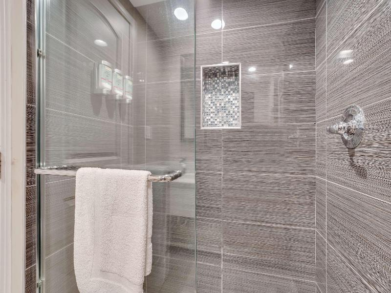 Sather Berkeley SureStay Collection by BW image