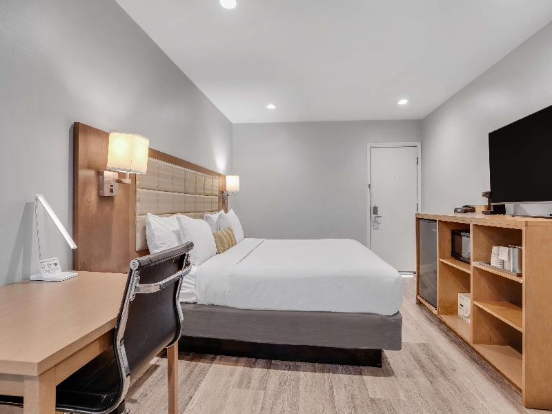 Sather Berkeley SureStay Collection by BW image