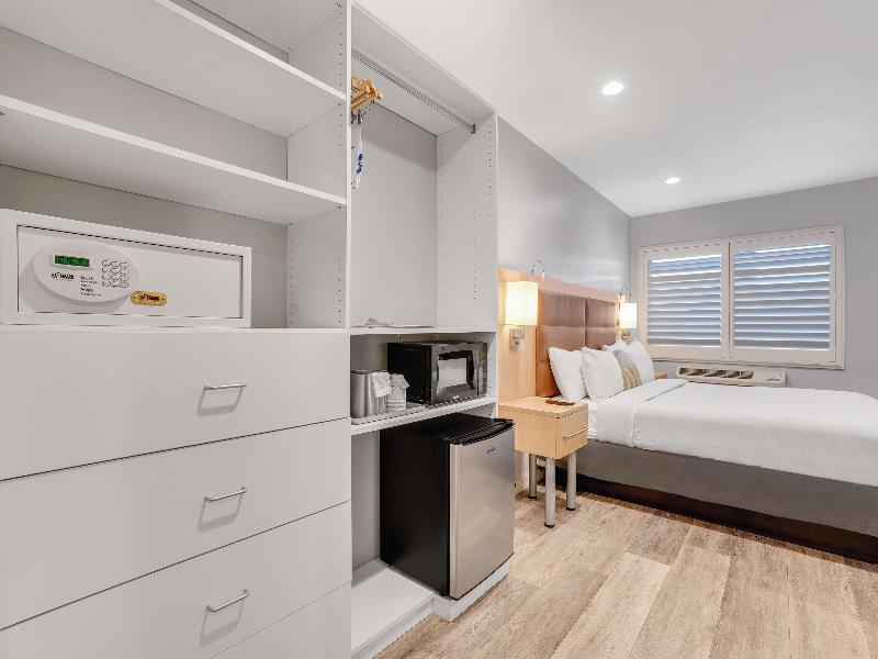 Sather Berkeley SureStay Collection by BW image