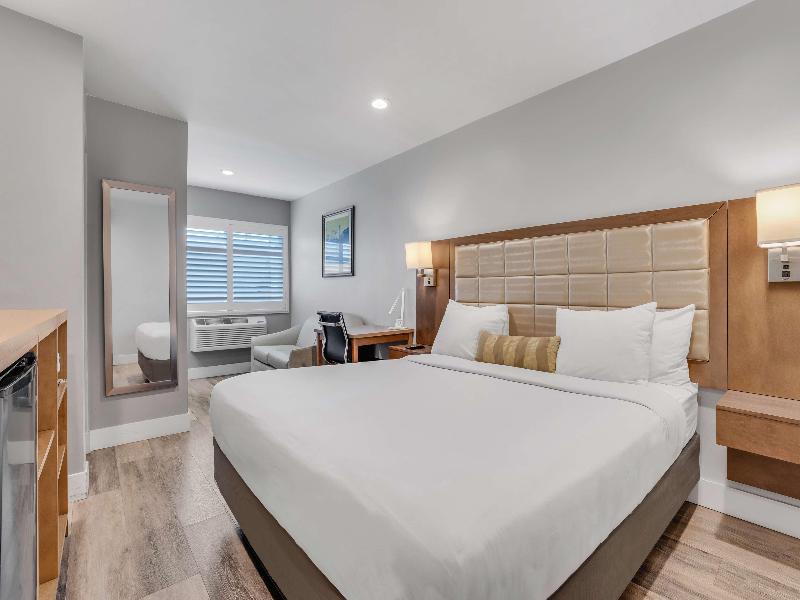 Sather Berkeley SureStay Collection by BW image