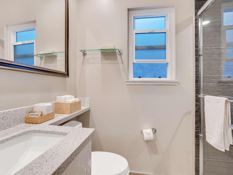 Sather Berkeley SureStay Collection by BW image