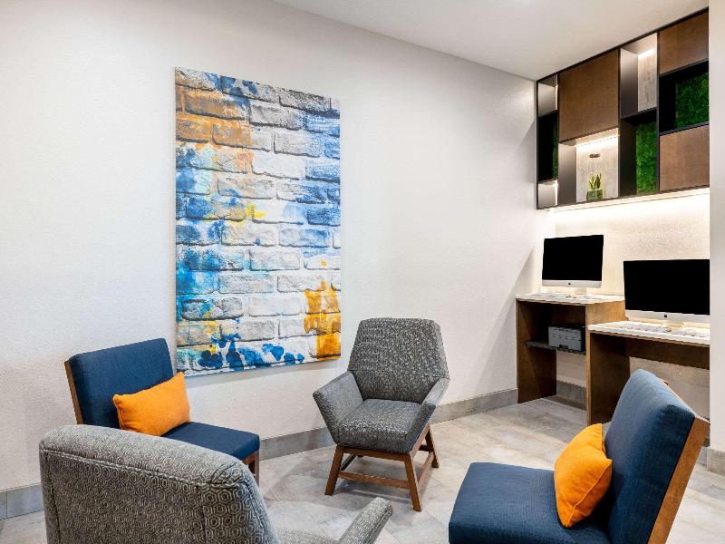 La Quinta Inn & Suites by Wyndham St. George image