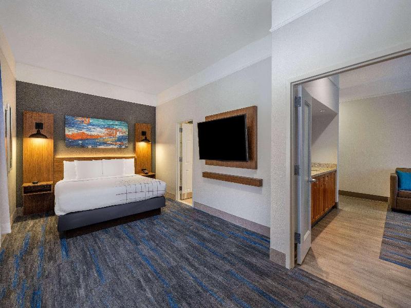 La Quinta Inn & Suites by Wyndham St. George image