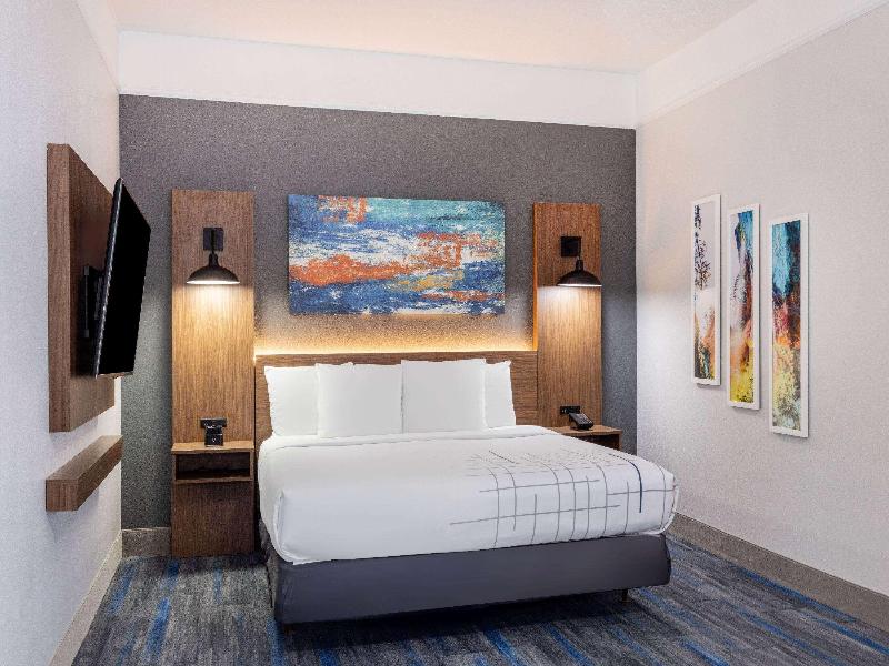 La Quinta Inn & Suites by Wyndham St. George image