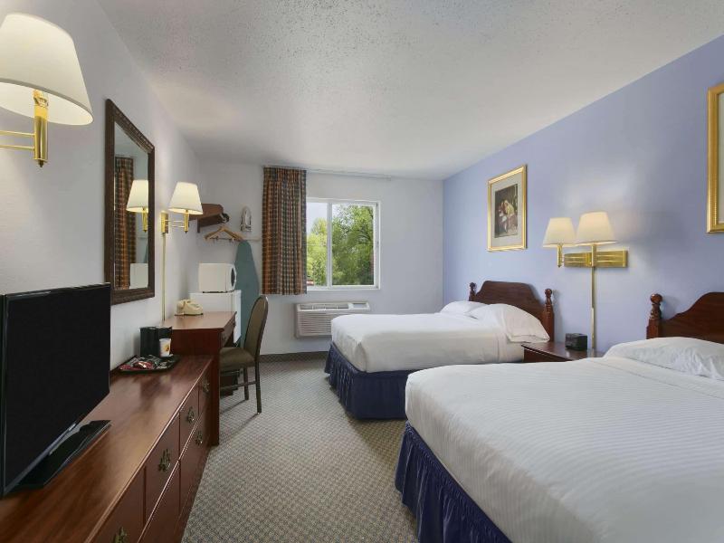 Super 8 By Wyndham Washington image