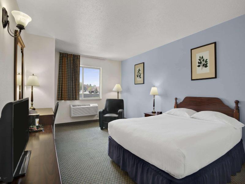 Super 8 By Wyndham Washington image