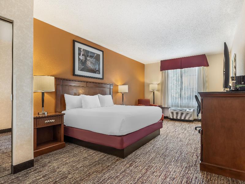 Drury Inn & Suites Near Forest Park image