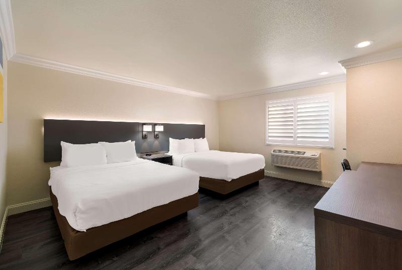 Comfort Inn Gilroy image