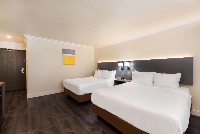 Comfort Inn Gilroy image