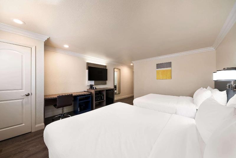 Comfort Inn Gilroy image