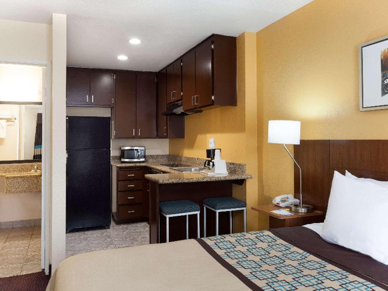Days Inn by Wyndham Mission Valley Qualcomm image