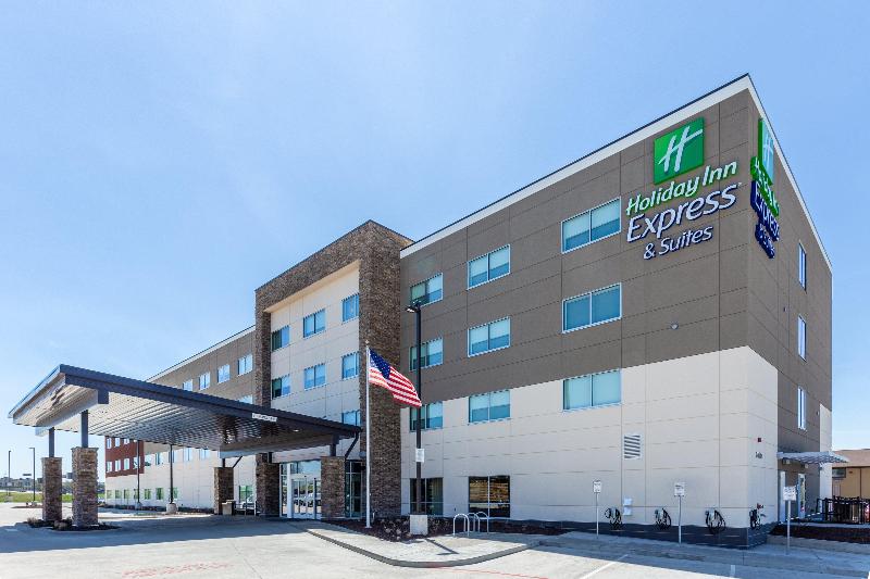 Holiday Inn Express & Suites Springfield North